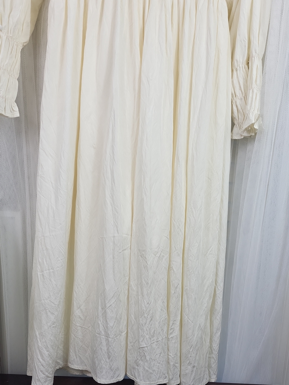 Yoomini Women's Cream Long-Sleeve Midi Dress with Smocked Cuffs. Size S - Picture 12 of 14